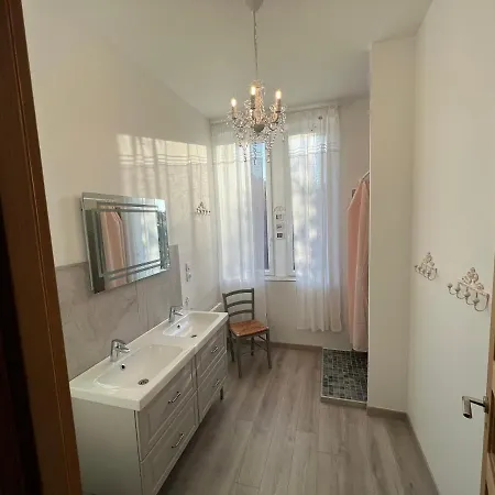Bed & Breakfast Chateau Segot Neuilly-le-Real